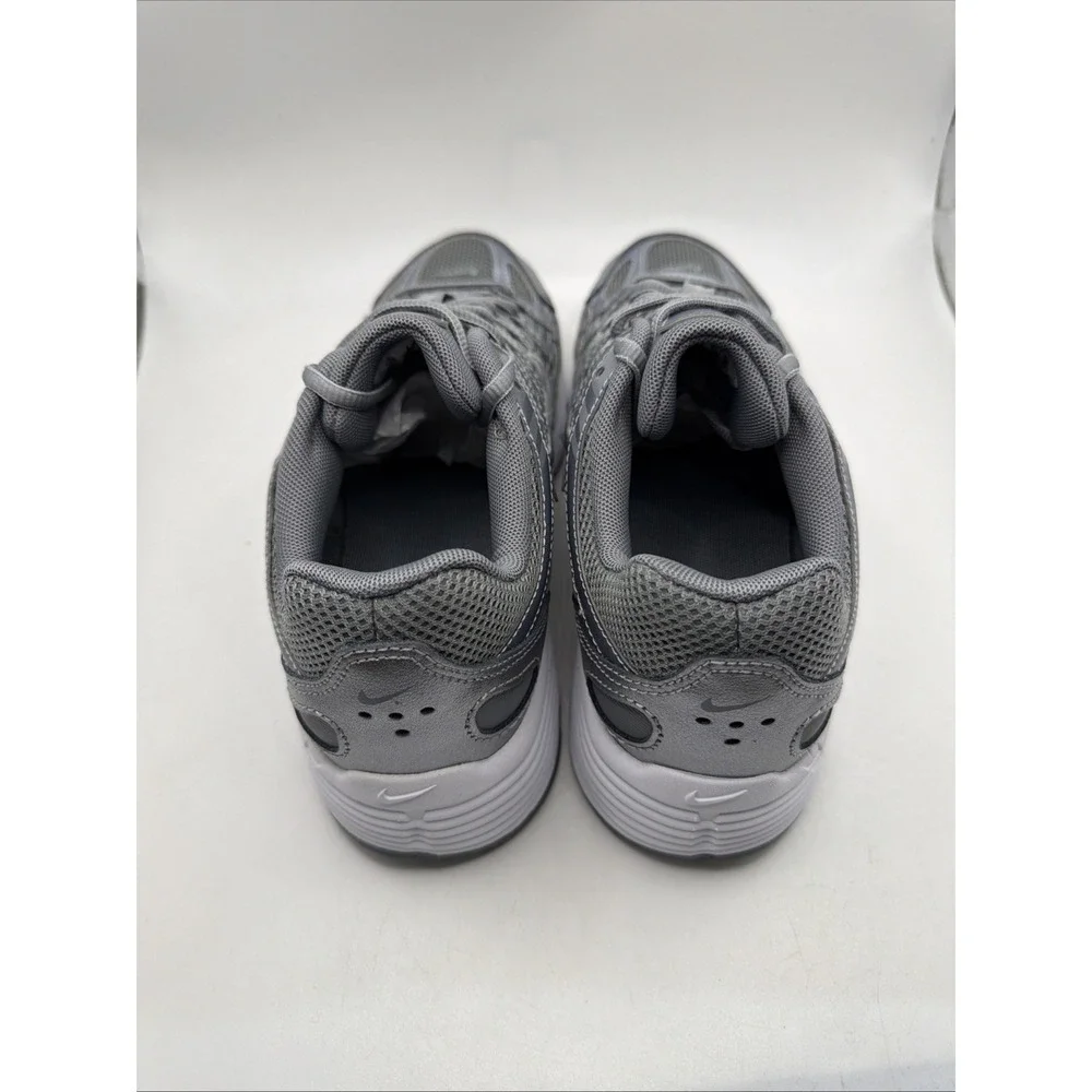 Nike Youth P-6000 Grade-School Metallic Cool Grey. Size‎ 5.5 Youth. New